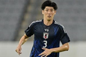 日本后卫:对角球丢分深感自责,接下来要用招牌头球弥补过错